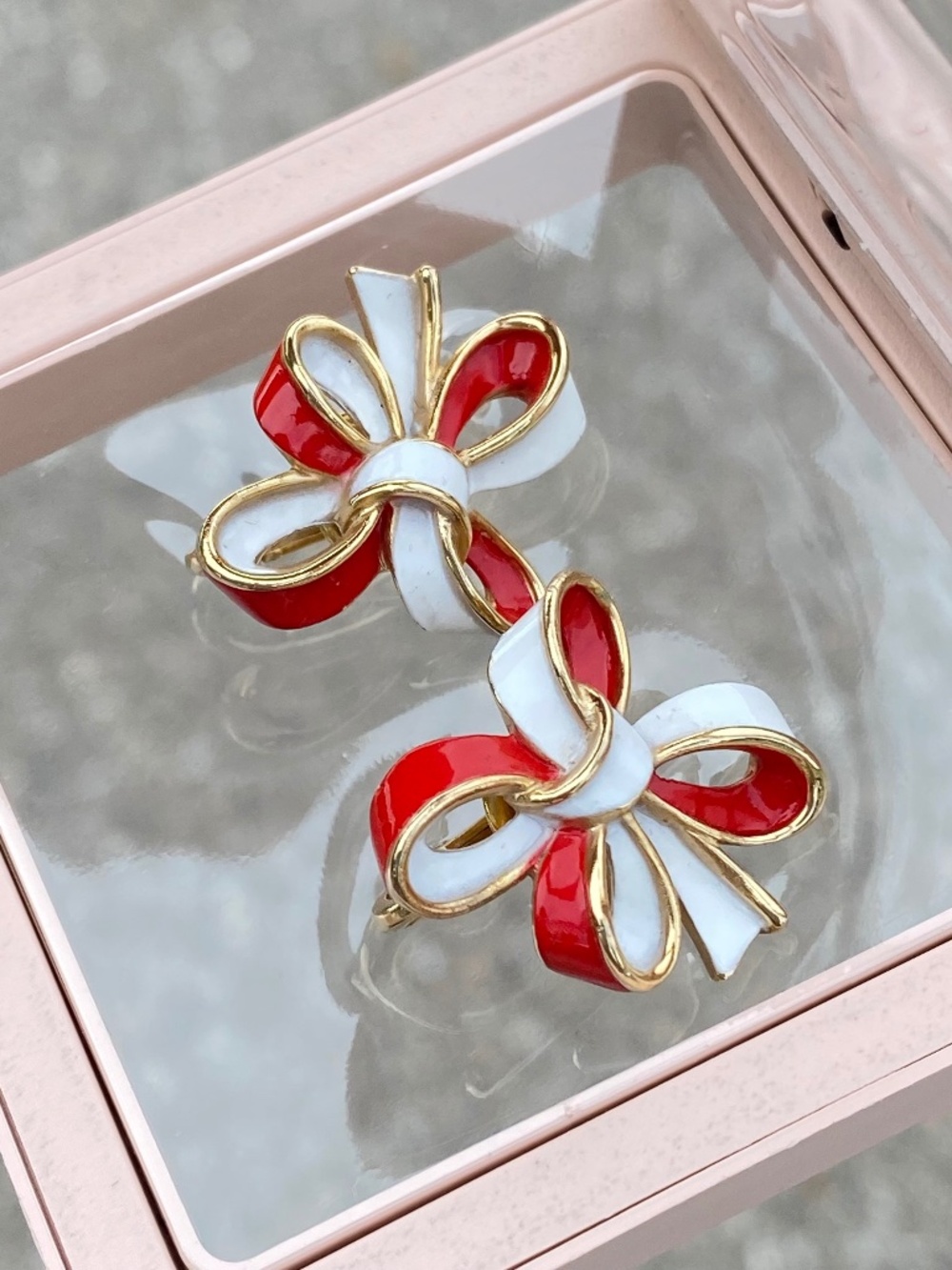Vintage Trifari Clip On Earrings Tied Ribbon Bow Red White Enamel Gold Tone Sign